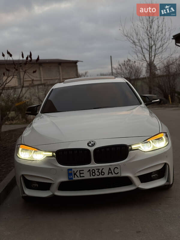 Седан BMW 3 Series 2015 в Харькове