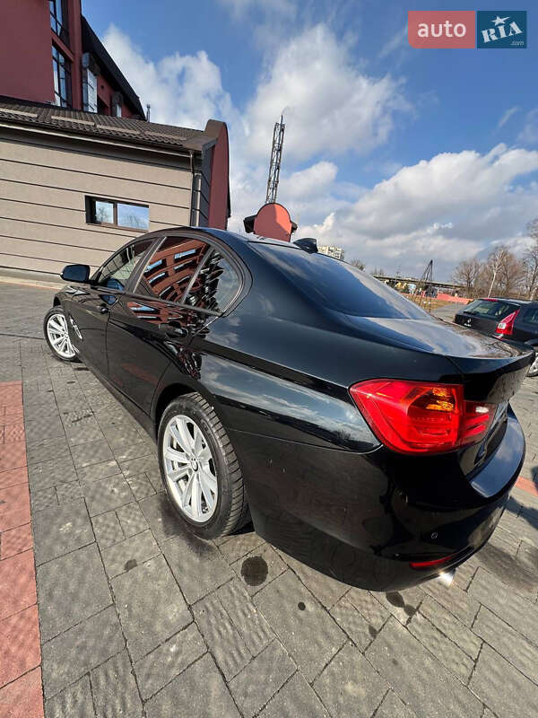 Седан BMW 3 Series 2013 в Дрогобыче