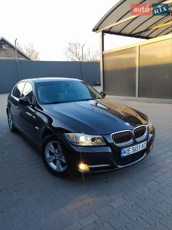 Седан BMW 3 Series 2011 в Каменском