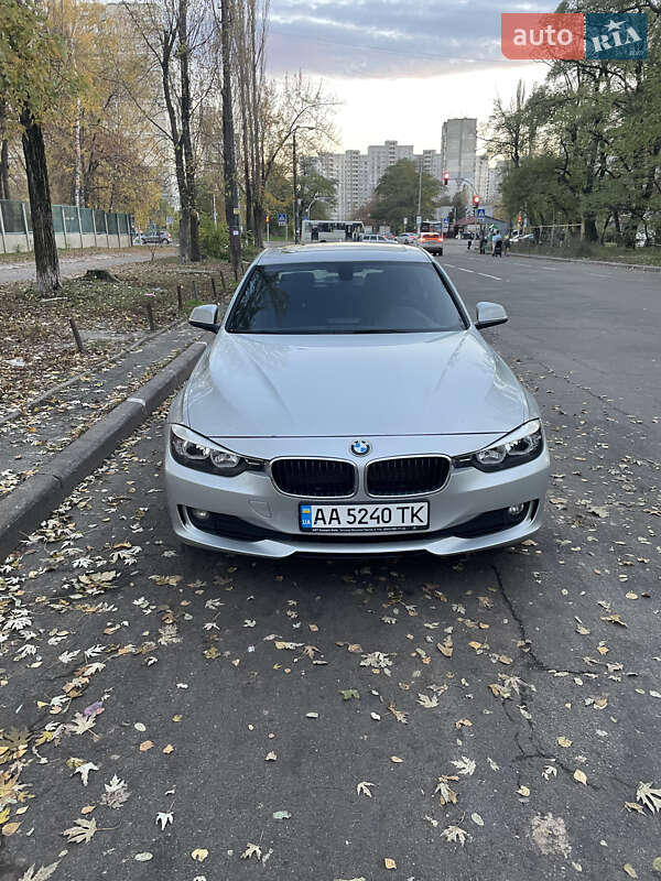 Седан BMW 3 Series 2015 в Киеве