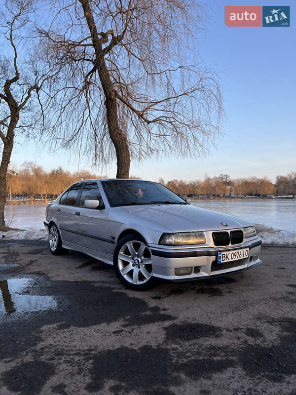Седан BMW 3 Series 1996 в Ровно