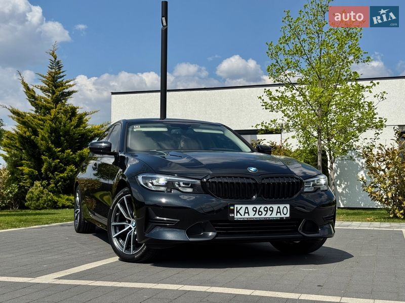 Седан BMW 3 Series 2022 в Мукачевому