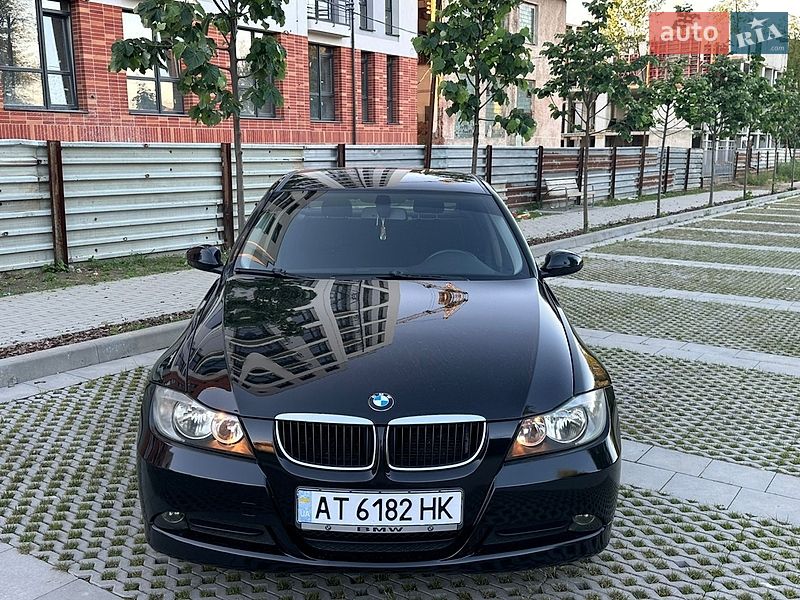 Седан BMW 3 Series 2005 в Самборе
