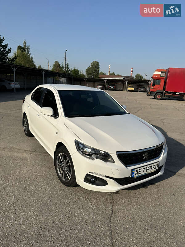 Седан Peugeot 301 2018 в Павлограде