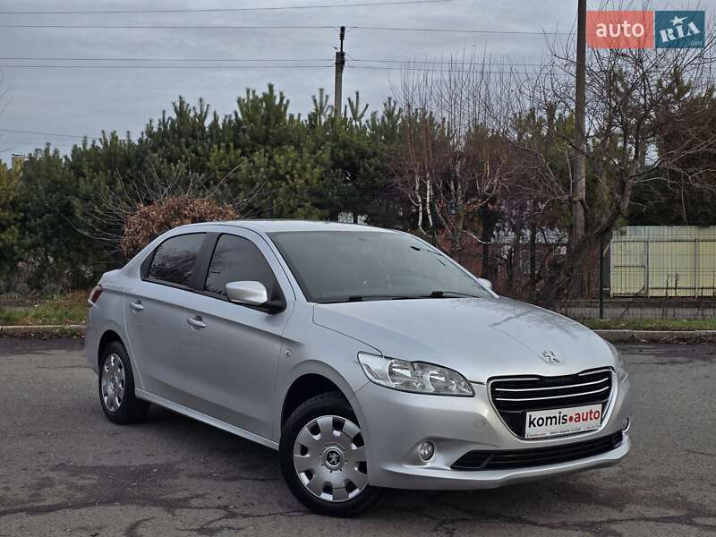 Седан Peugeot 301 2013 в Хмельницком