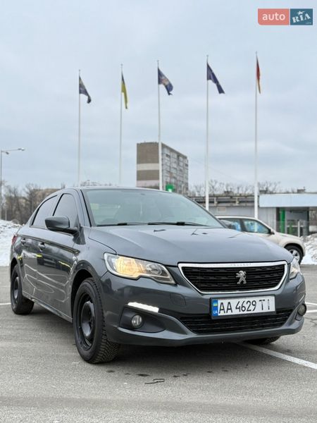 Седан Peugeot 301 2017 в Киеве