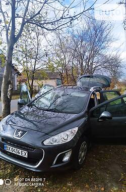 Универсал Peugeot 308 2013 в Староконстантинове