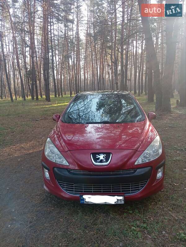 Хэтчбек Peugeot 308 2008 в Полтаве Хэтчбек Peugeot 308 2008 в Полтаве