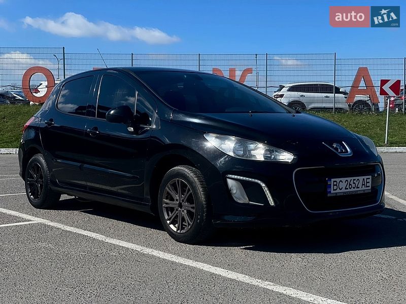 Хетчбек Peugeot 308 2011 в Львові