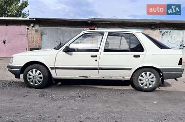 Хэтчбек Peugeot 309 1992 в Кривом Роге Хэтчбек Peugeot 309 1992 в Кривом Роге