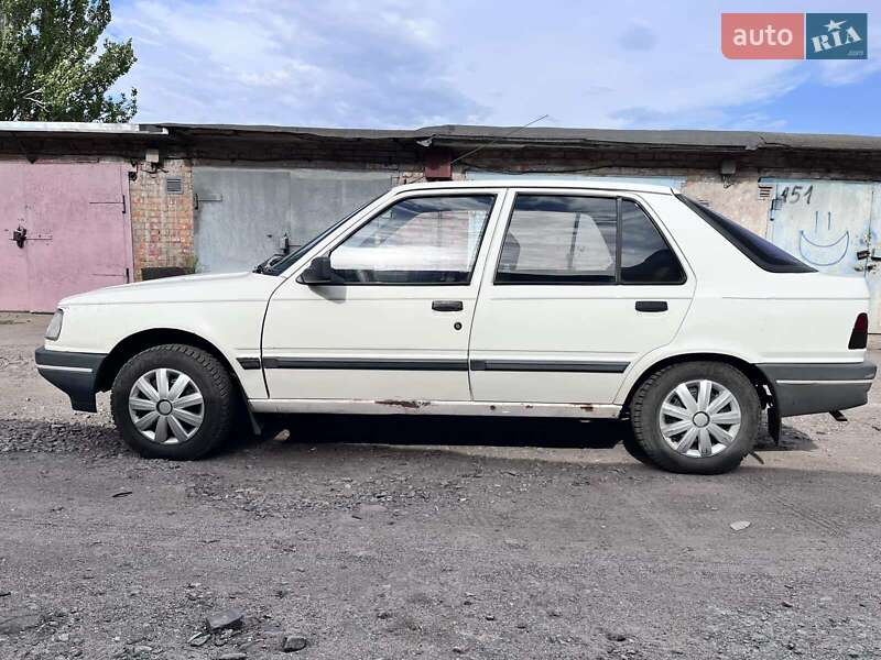 Хэтчбек Peugeot 309 1992 в Кривом Роге Хэтчбек Peugeot 309 1992 в Кривом Роге