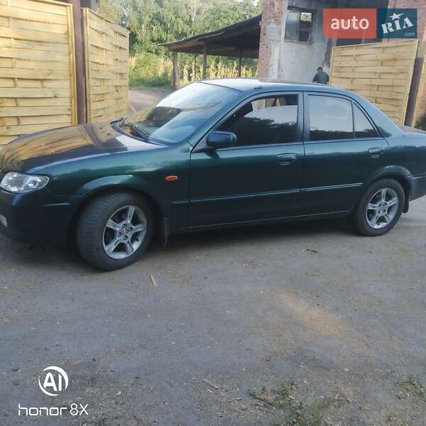 Седан Mazda 323 2003 в Миргороде