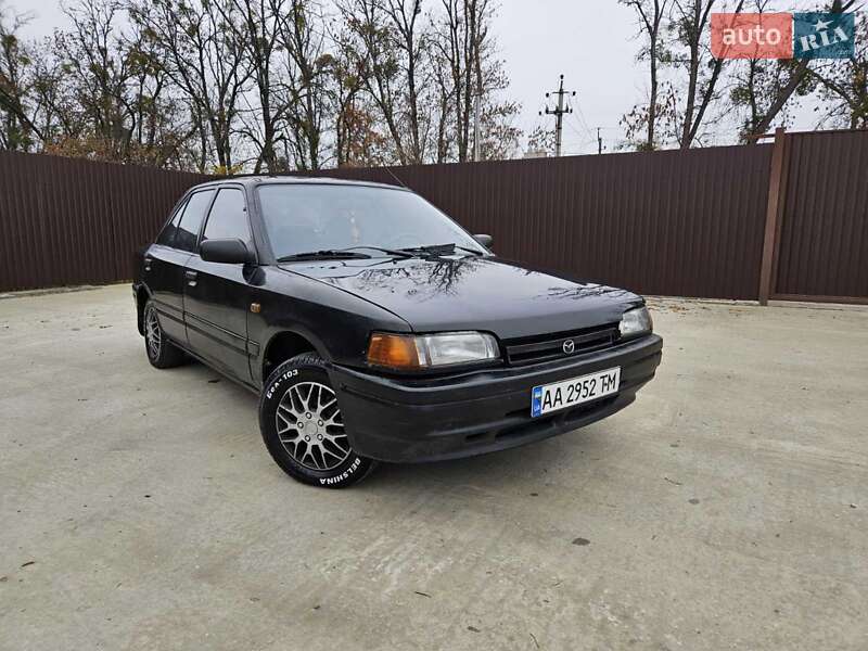 Седан Mazda 323 1995 в Обухові