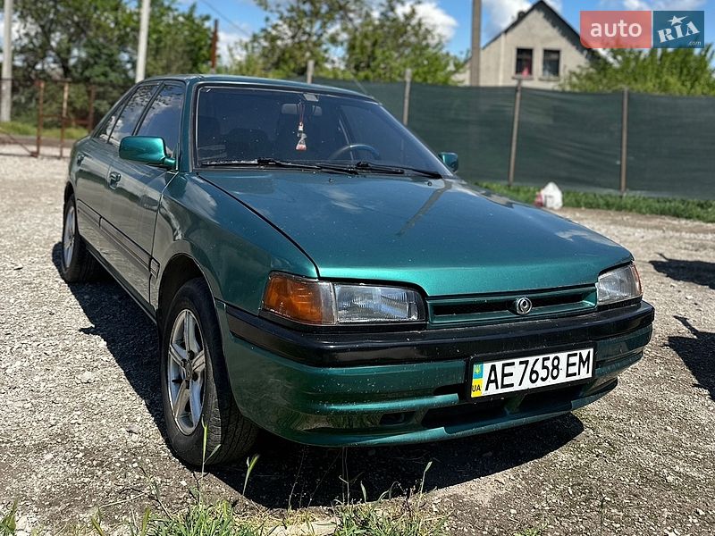 Седан Mazda 323 1995 в Кривом Роге