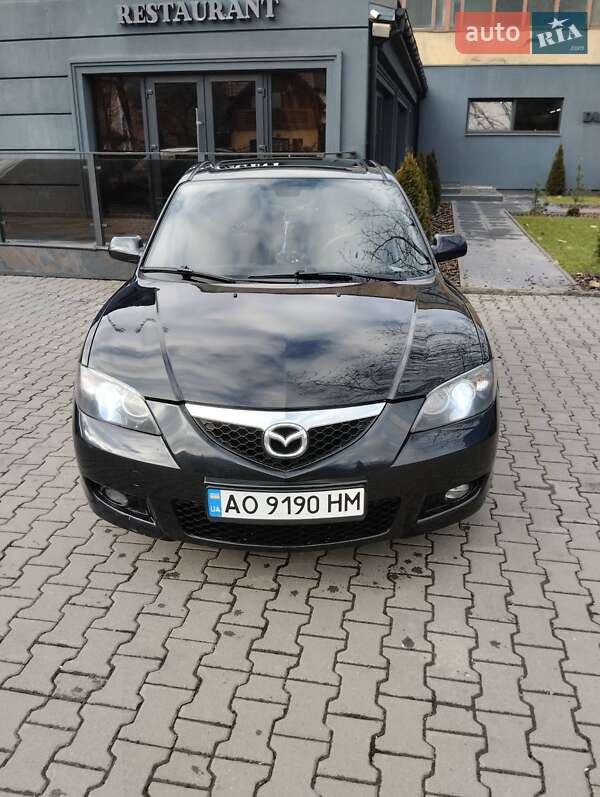 Седан Mazda 3 2007 в Рахове