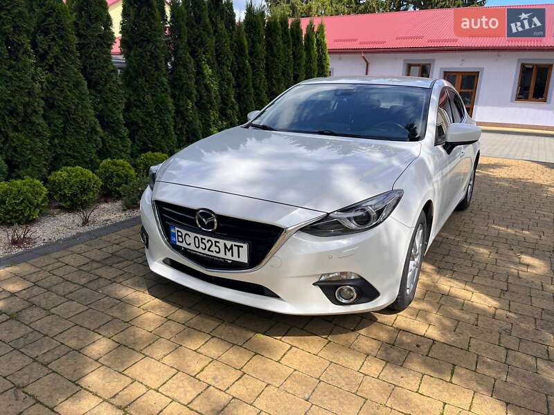Хэтчбек Mazda 3 2015 в Львове Хэтчбек Mazda 3 2015 в Львове
