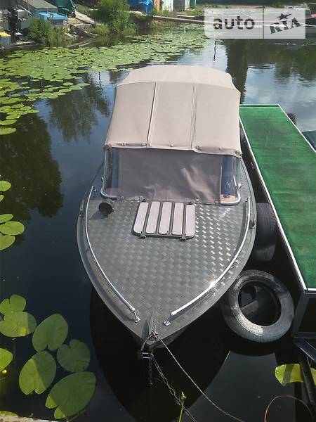 Катер Прогресс 4 1987 в Запоріжжі