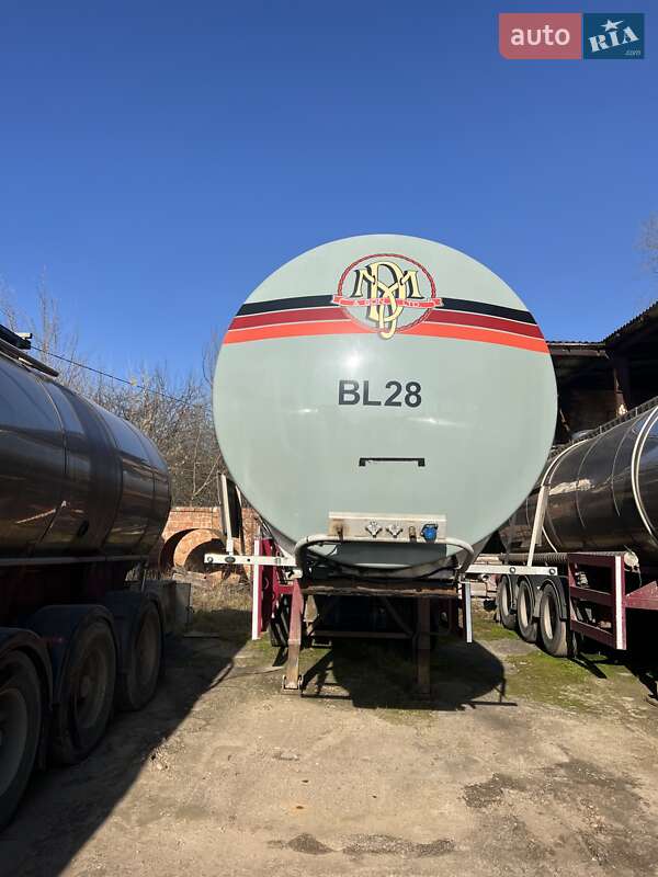 Цистерна полуприцеп Massenza 4SVN-511 1994 в Черновцах