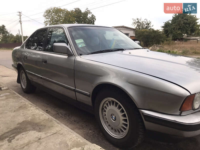 Седан BMW 5 Series 1988 в Бердичеве