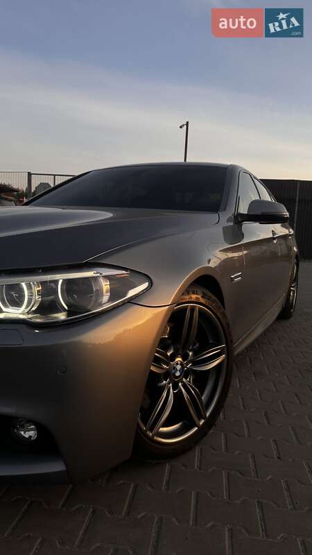 Седан BMW 5 Series 2016 в Днепре