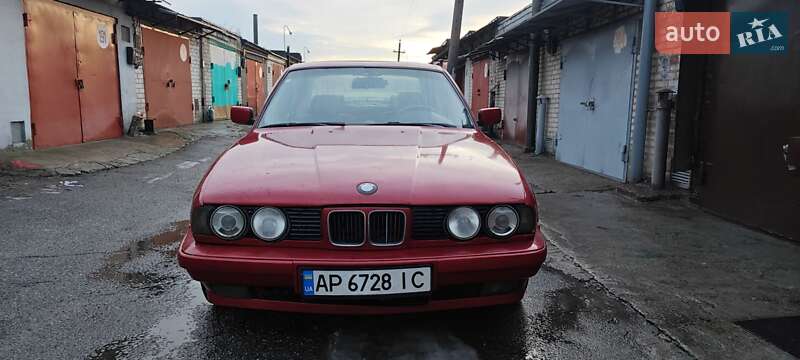 Седан BMW 5 Series 1993 в Запорожье