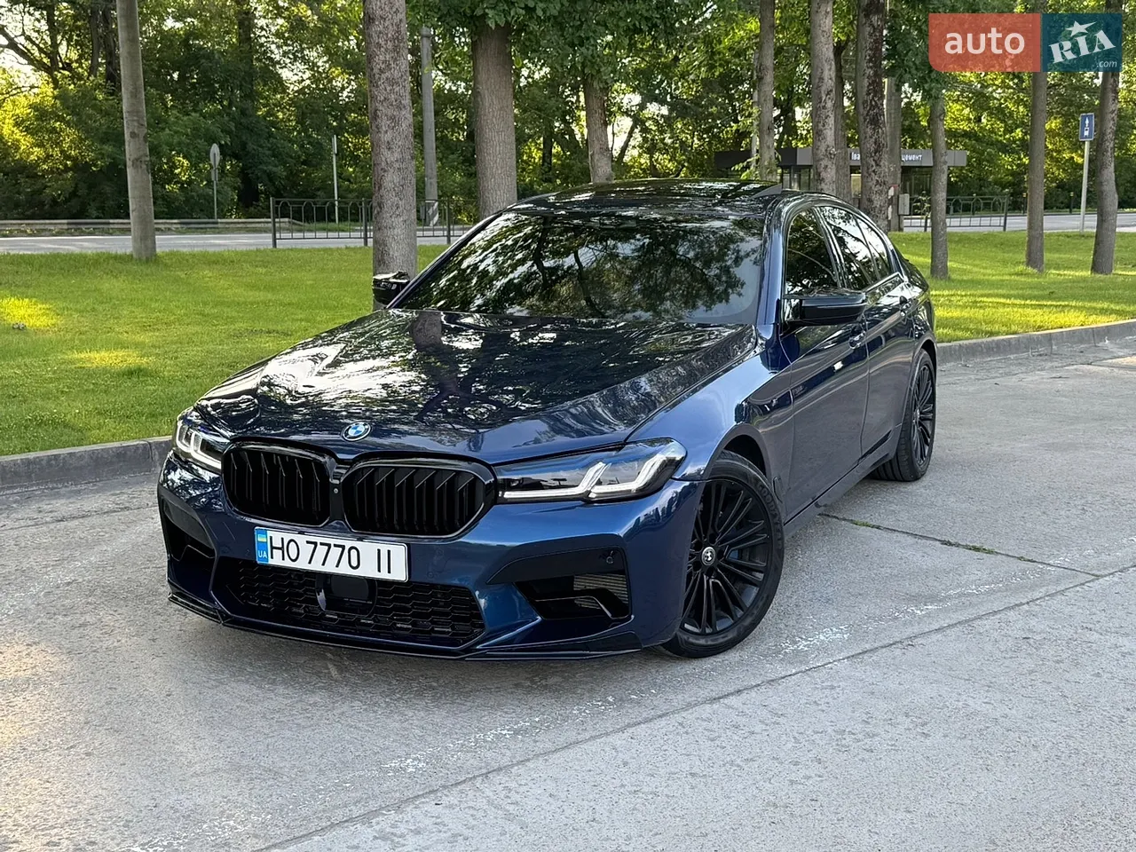 BMW 5 Series 2017 photo 2