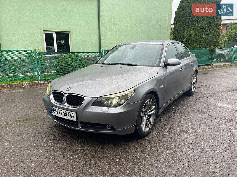 Седан BMW 5 Series 2004 в Городке
