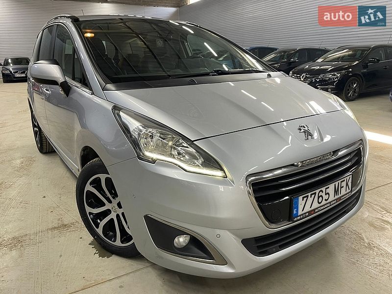 Микровэн Peugeot 5008 2015 в Стрые
