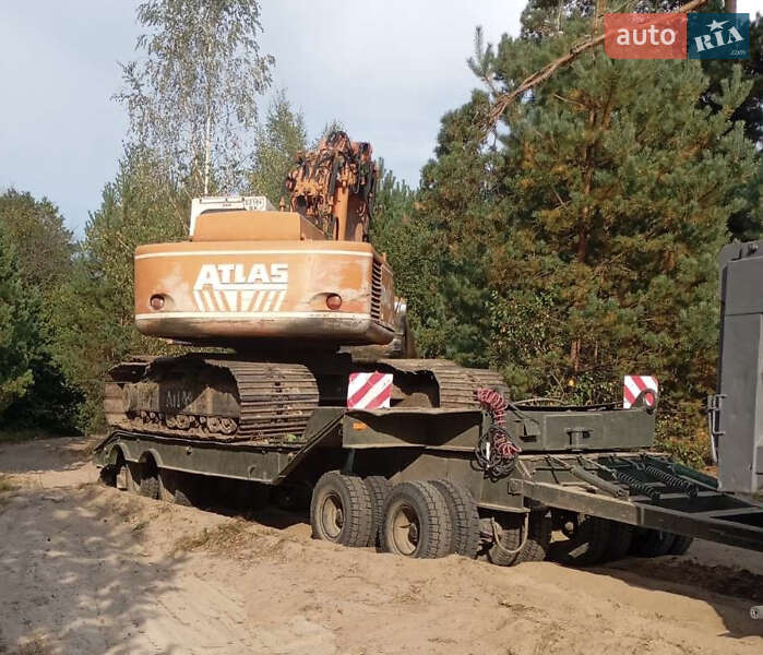 Платформа ЧМЗАП 5208 1985 в Ровно