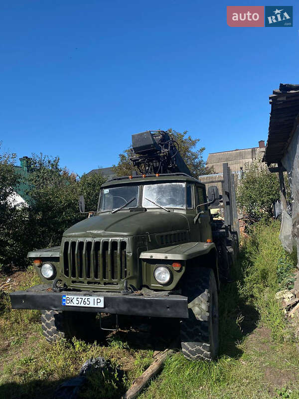 Лесовоз / Сортиментовоз Урал 5557 1991 в Березному Лесовоз / Сортиментовоз Урал 5557 1991 в Березному