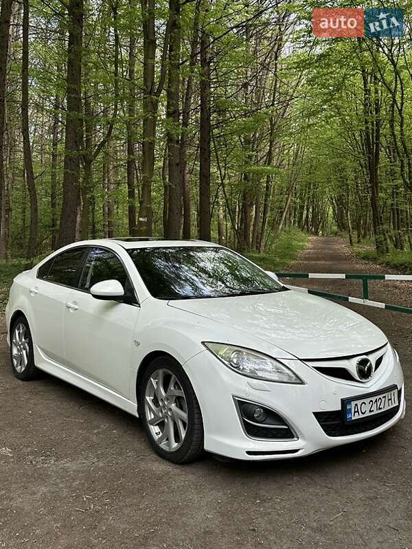 Седан Mazda 6 2011 в Луцке