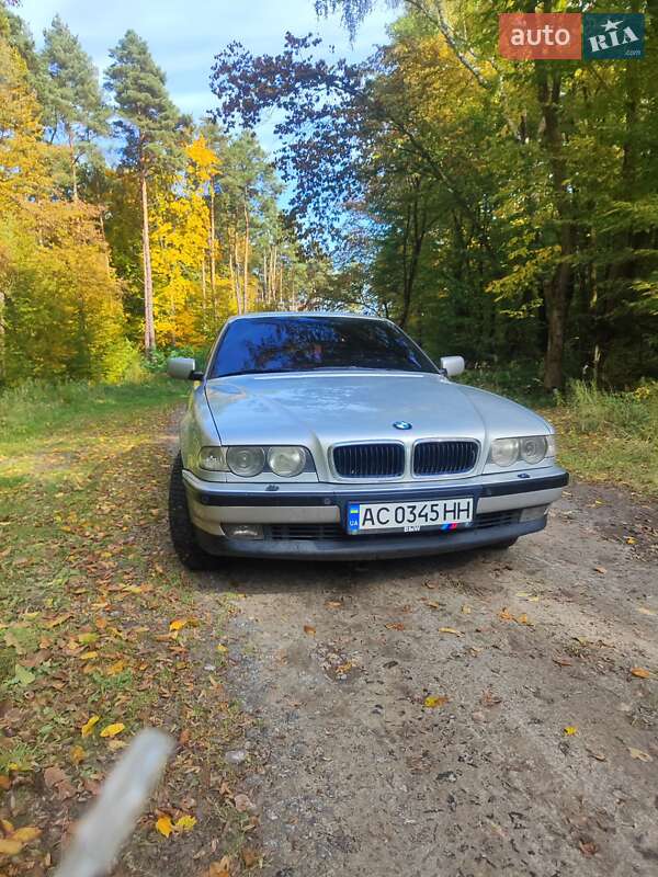 Седан BMW 7 Series 2000 в Иваничах Седан BMW 7 Series 2000 в Иваничах