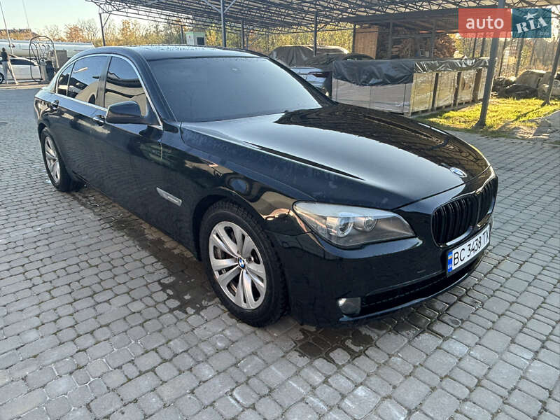 Седан BMW 7 Series 2012 в Львове Седан BMW 7 Series 2012 в Львове