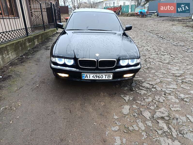 Седан BMW 7 Series 2000 в Новоукраинке