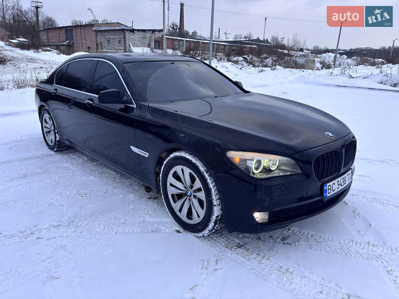 Седан BMW 7 Series 2012 в Львове Седан BMW 7 Series 2012 в Львове