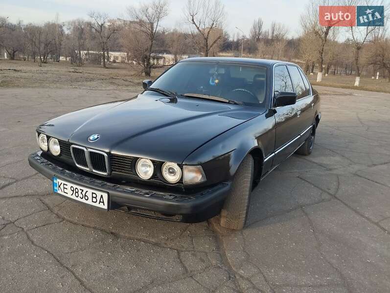 Седан BMW 7 Series 1992 в Каменском