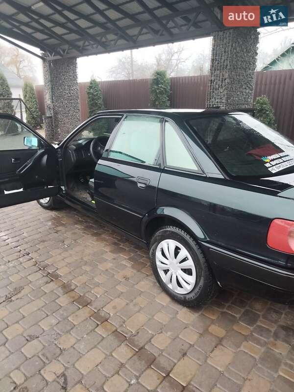 Седан Audi 80 1993 в Заставній