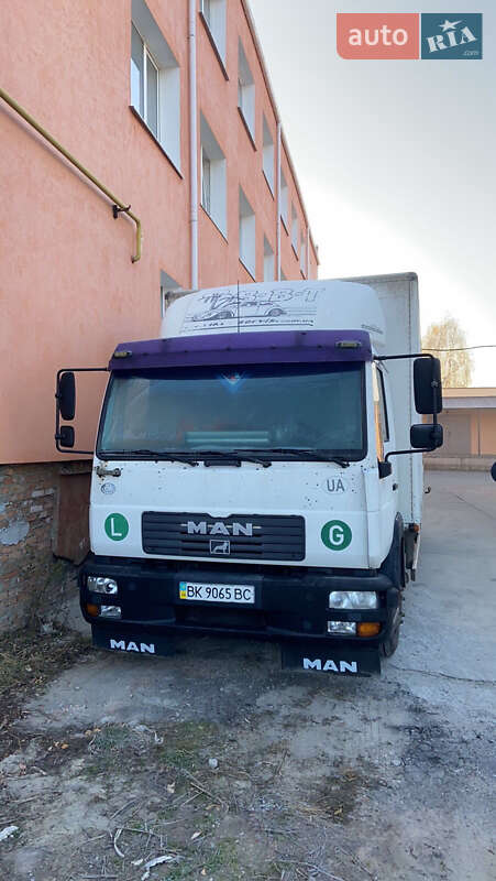 Грузовой фургон MAN 8224 2003 в Ровно