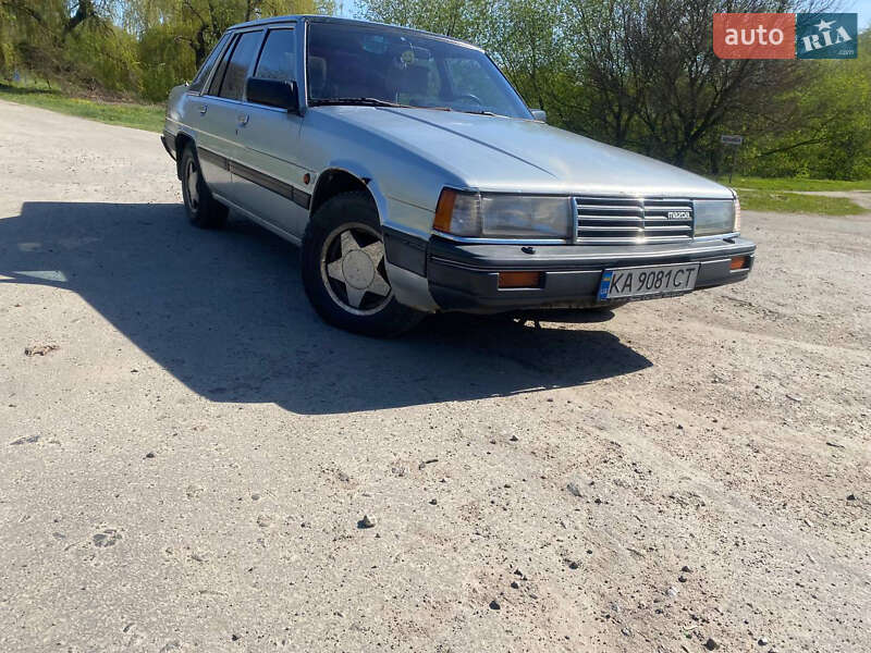 Седан Mazda 929 1985 в Монастырище