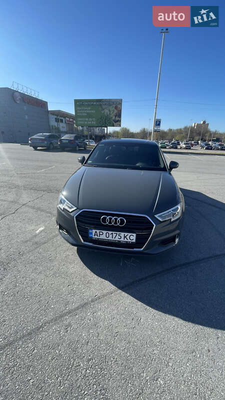 Седан Audi A3 2016 в Запорожье Седан Audi A3 2016 в Запорожье