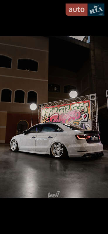 Седан Audi A3 2016 в Днепре