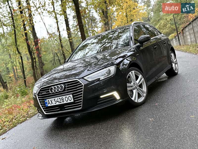 Хэтчбек Audi A3 2017 в Киеве