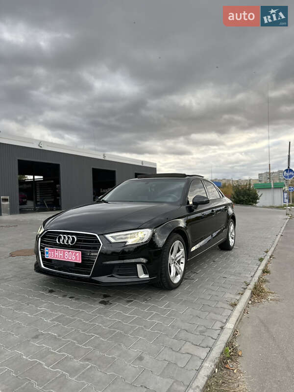 Седан Audi A3 2018 в Полтаве