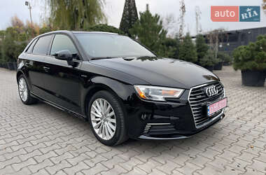 Хэтчбек Audi A3 2016 в Луцке