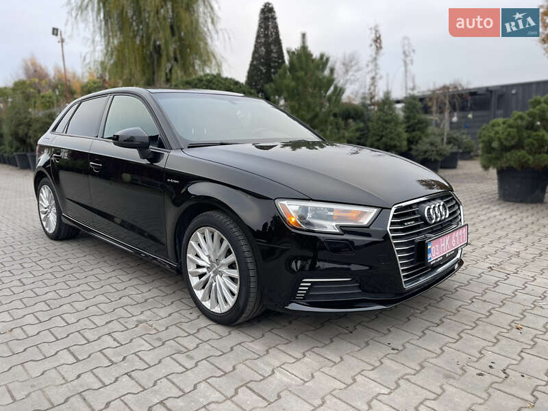 Хэтчбек Audi A3 2016 в Луцке