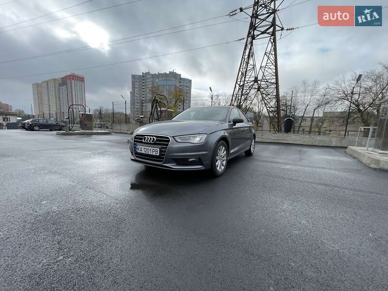 Седан Audi A3 2015 в Киеве