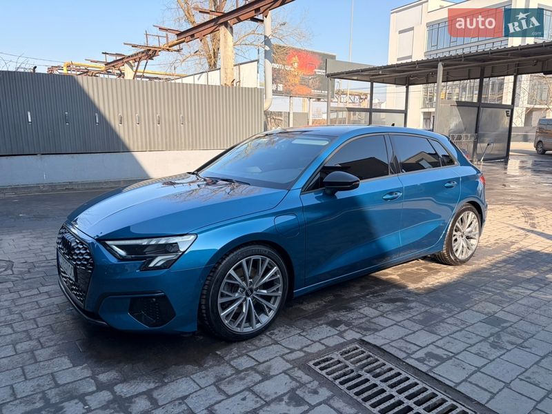 Хетчбек Audi A3 2021 в Івано-Франківську