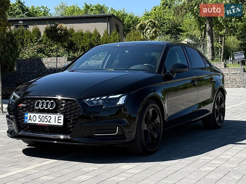 Седан Audi A3 2016 в Ужгороде
