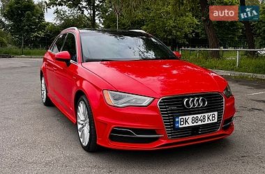 Хетчбек Audi A3 2015 в Рівному