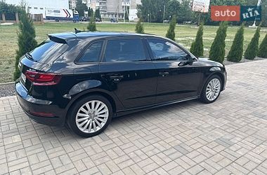 Хэтчбек Audi A3 2015 в Днепре